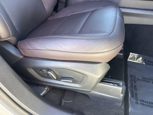 Used 2025 Ford Explorer Platinum w/ Ultimate Package image 33