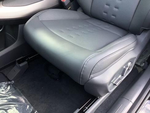 New 2026 Kia EV9 Wind image 10