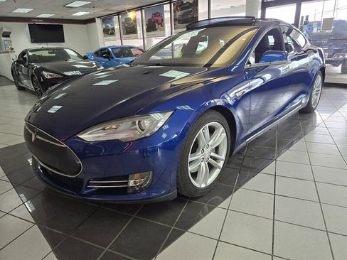 Used 2015 Tesla Model S 70D image 1