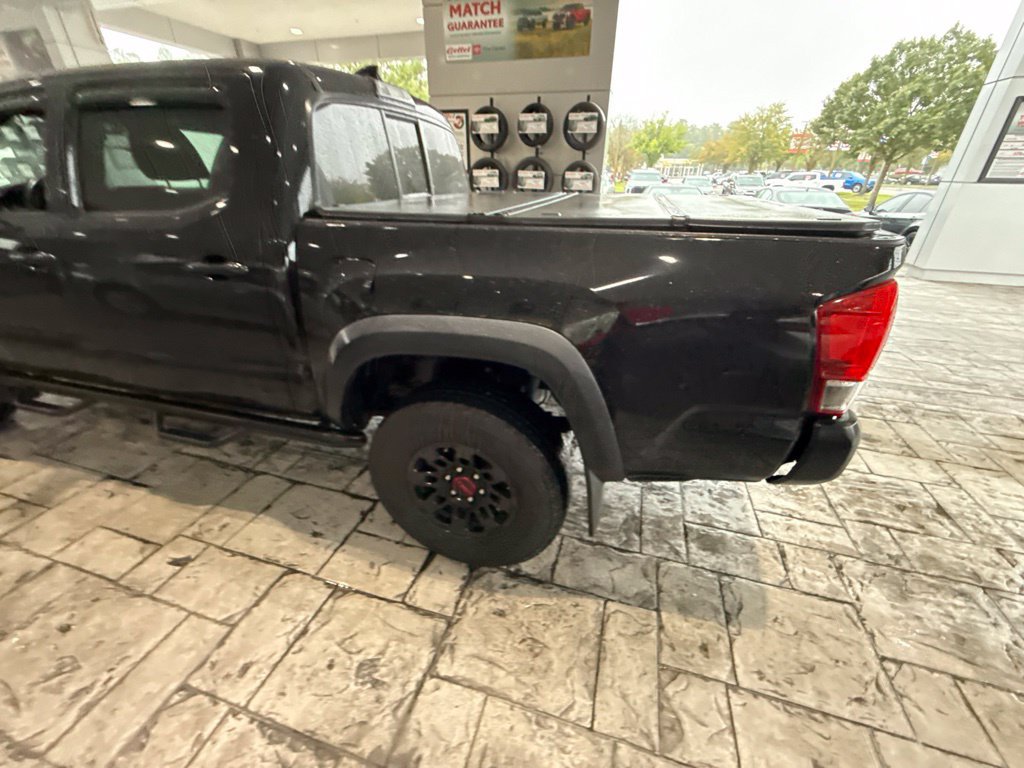 Used 2016 Toyota Tacoma TRD Off-Road w/ Towing Package AWD/4WD image 14