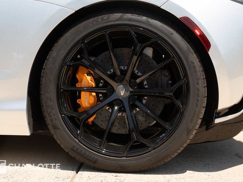 Used 2025 McLaren Artura Spider RWD image 9