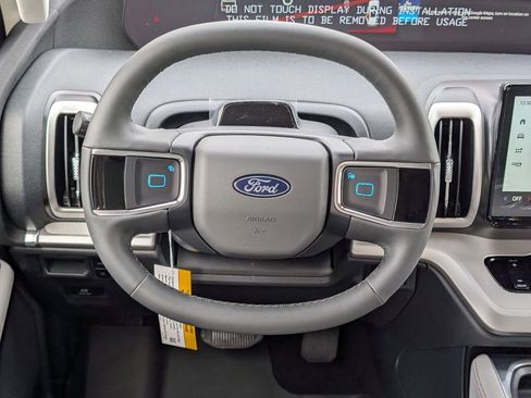 New 2025 Ford Expedition Active image 11