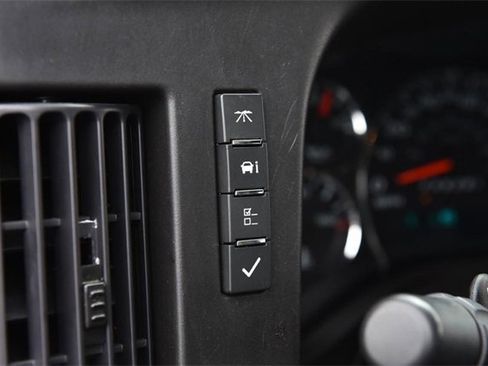 Used 2024 GMC Savana 2500 w/ Driver Convenience Package image 11