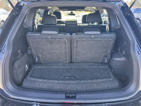 Used 2023 Volkswagen Tiguan SE R-Line image 19