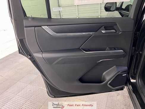 Used 2025 GMC Acadia Elevation FWD image 34