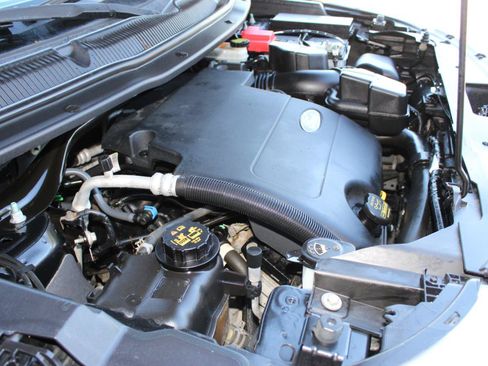 Used 2013 Ford Explorer XLT AWD/4WD image 34