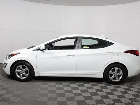 Used 2014 Hyundai Elantra SE image 3