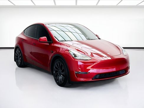 Used 2024 Tesla Model Y Performance AWD/4WD image 3