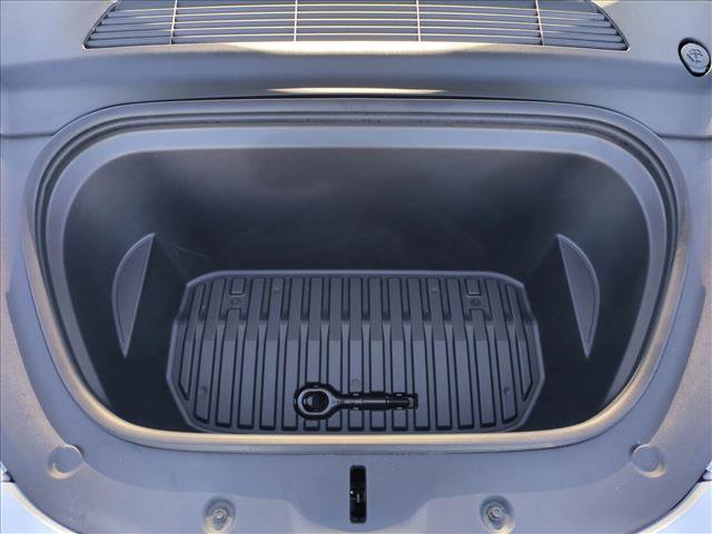 Used 2024 Tesla Model Y Long Range RWD image 24