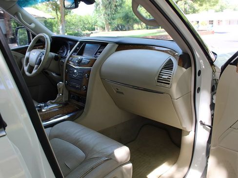 Used 2014 INFINITI QX80 4WD w/ Theater Package image 17