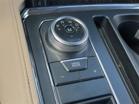 Used 2024 Ford Expedition Max XLT image 30