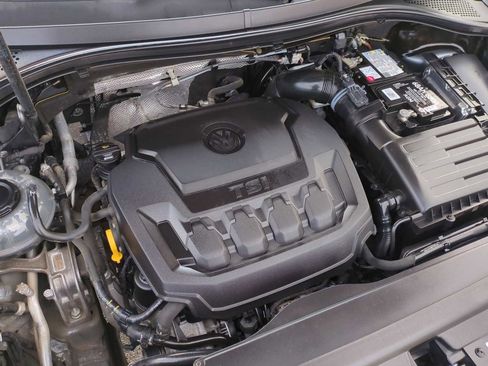 Used 2018 Volkswagen Tiguan S image 28