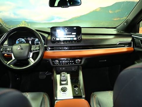 Used 2022 Mitsubishi Outlander SEL image 46
