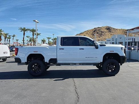 New 2025 GMC Sierra 2500 SLT w/ SLT Premium Package image 9