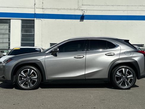 Used 2019 Lexus UX 200 w/ Premium Package FWD image 8