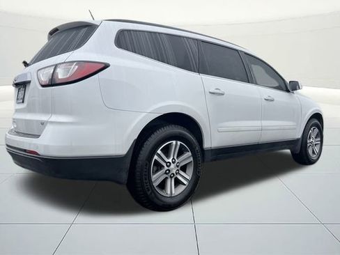 Used 2017 Chevrolet Traverse LT image 5