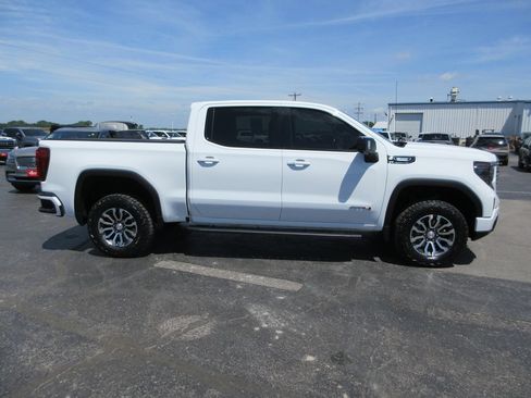 Certified 2023 GMC Sierra 1500 AT4 w/ Technology Package AWD/4WD image 5