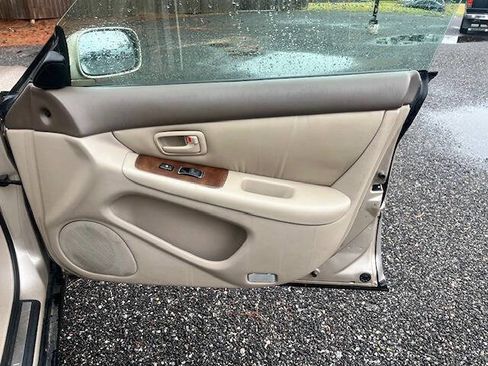 Used 2000 Lexus ES 330 FWD image 11