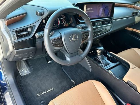 Used 2023 Lexus ES 350 w/ Premium Package FWD image 9