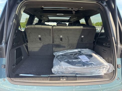 New 2026 Jeep Grand Wagoneer Summit AWD/4WD image 31