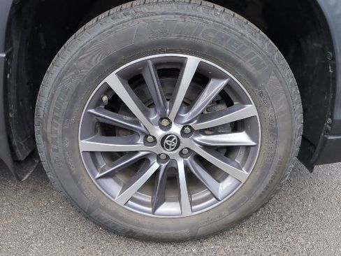 Used 2019 Toyota Highlander XLE w/ Protection Package #3 AWD/4WD image 8