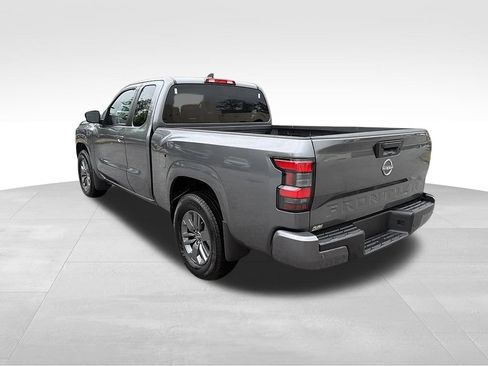 Used 2025 Nissan Frontier SV RWD image 6