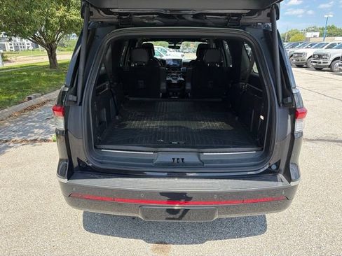Used 2023 Lincoln Navigator L Reserve AWD/4WD image 14