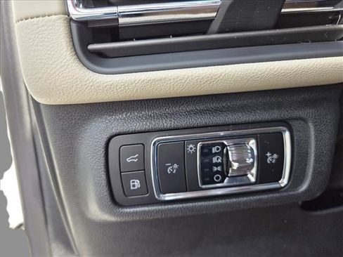 New 2026 Lincoln Corsair Grand Touring w/ Rear Removable Package Tray image 16