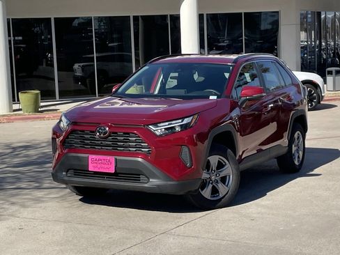 Used 2025 Toyota RAV4 XLE image 10