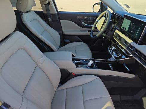 New 2026 Lincoln Corsair Grand Touring AWD/4WD image 10