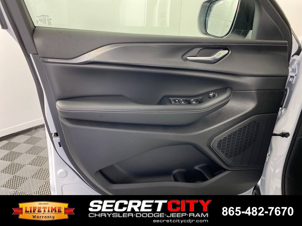 New 2026 Jeep Grand Cherokee Laredo X AWD/4WD image 14