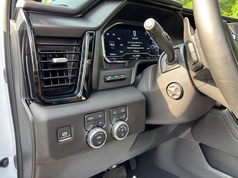 Used 2024 GMC Sierra 1500 AT4 w/ Technology Package AWD/4WD image 24