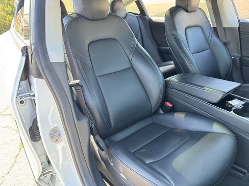 Used 2023 Tesla Model 3 Standard Range image 18