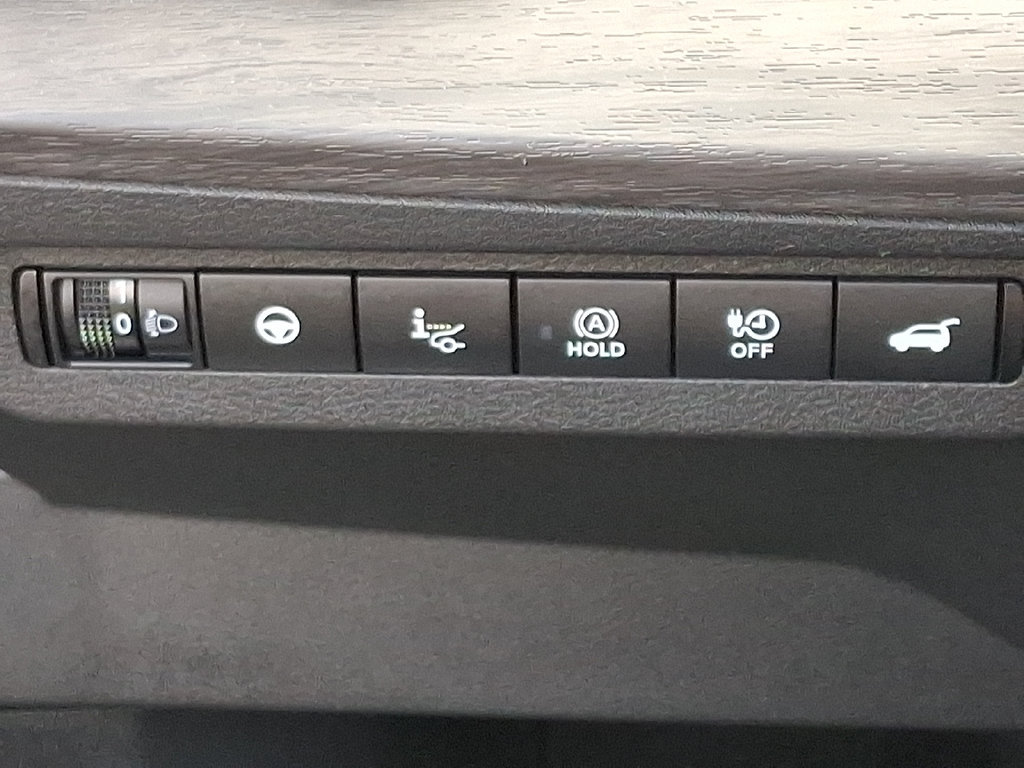 Certified 2024 Nissan Ariya AWD image 26