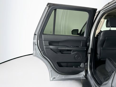 Used 2024 Ford Expedition XLT image 26