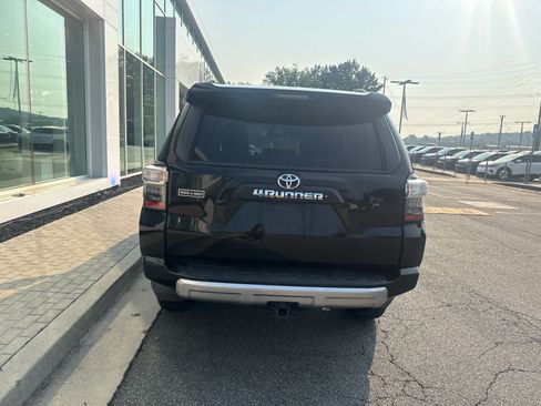 Used 2019 Toyota 4Runner TRD Off-Road AWD/4WD image 25
