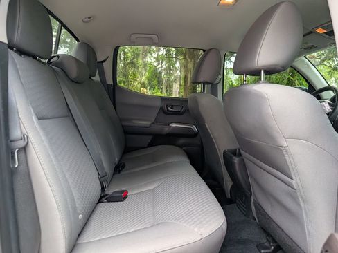Used 2022 Toyota Tacoma SR5 w/ Technology Package RWD image 16