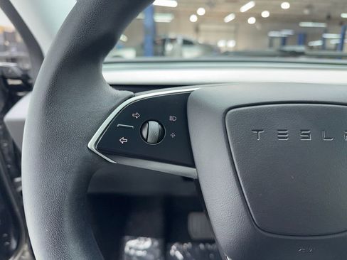 Used 2025 Tesla Model 3 image 23
