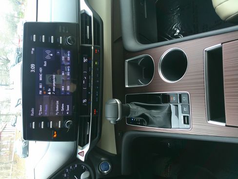 Used 2024 Toyota Sienna XLE image 25