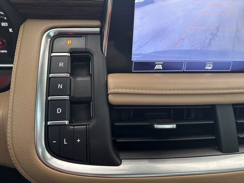 Used 2021 Chevrolet Suburban Premier image 20