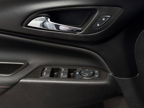 Used 2024 Chevrolet Equinox RS FWD image 23