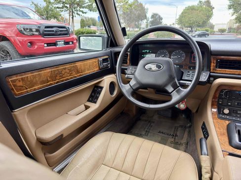 Used 1988 Jaguar XJ6 image 48