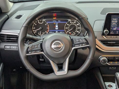 Used 2025 Nissan Altima 2.5 SR image 24