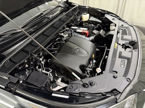 Used 2022 Toyota Highlander XLE image 28