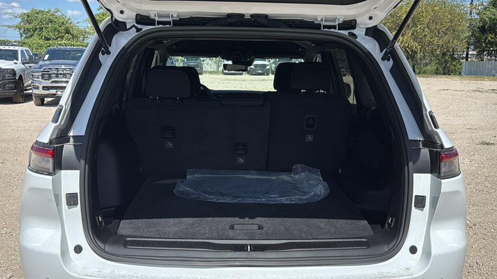 New 2027 Jeep Grand Cherokee Laredo RWD image 27