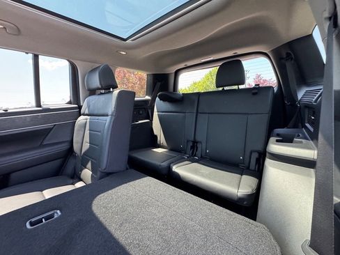 Used 2025 Hyundai Santa Fe Limited image 12