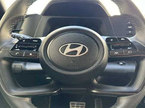 Used 2025 Hyundai Elantra Sport image 23