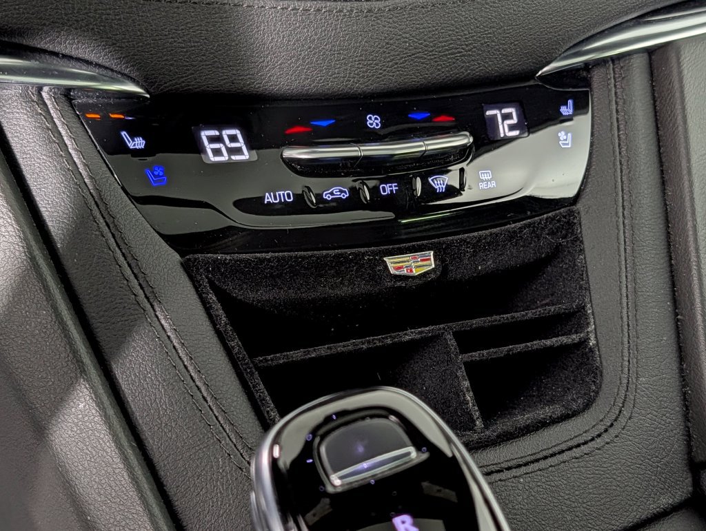 Used 2022 Cadillac XT5 Premium Luxury w/ Technology Package FWD image 32