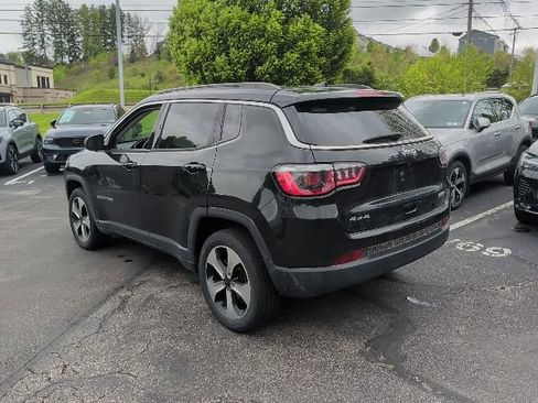 Used 2017 Jeep Compass Latitude w/ Popular Equipment Group AWD/4WD image 7