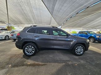 Used 2022 Jeep Cherokee Latitude Lux video 4